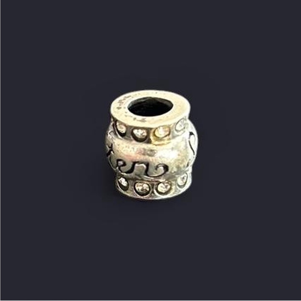 Sterling Silver Charm Bead with Engraving Sister Text and Blingy Details - Picture 3 of 4